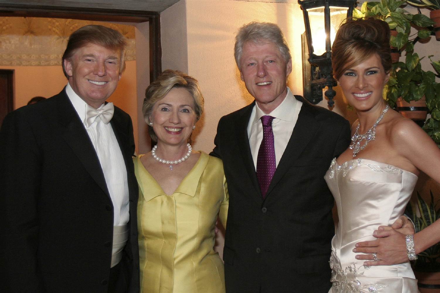 160519-trump-clinton-0014_43b68e75ee8a5e932bc0b4007dccfc02.nbcnews-ux-2880-1000.jpg