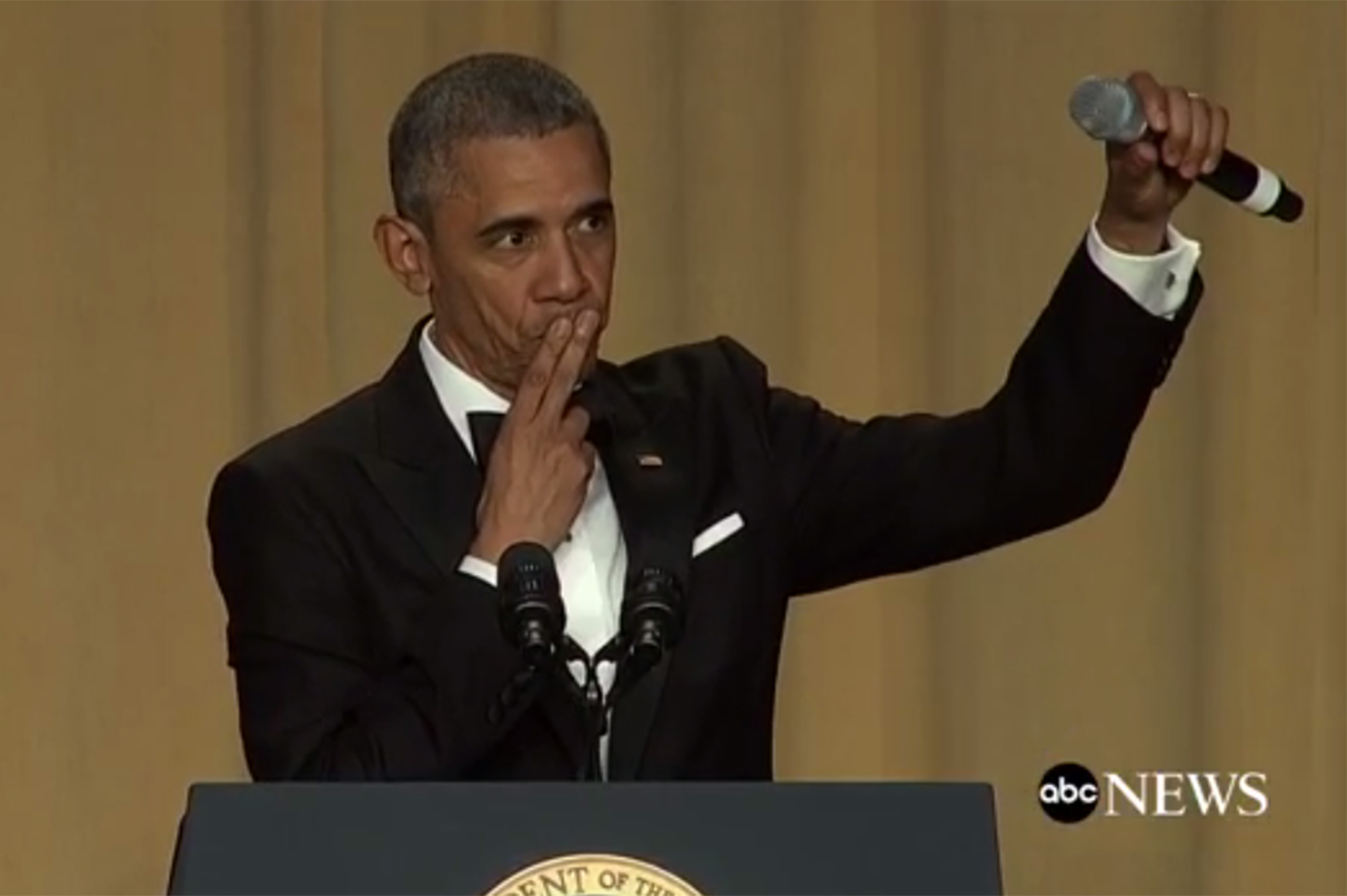 635976567586893880-OH-SHIT-OBAMA-MIC-DROP_2045798_ver1.0.jpg