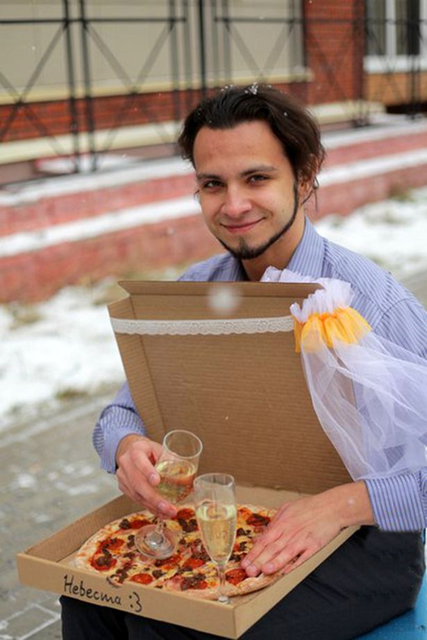 PAY-Man-Marries-Pizza_1.jpg