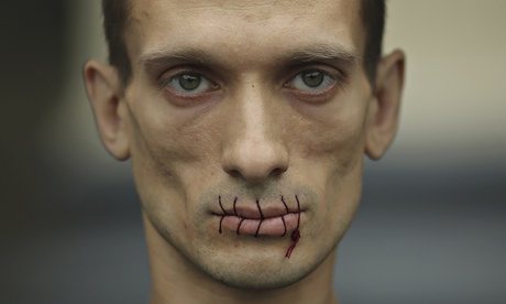Pyotr-Pavlensky-with-sewn-011.jpg