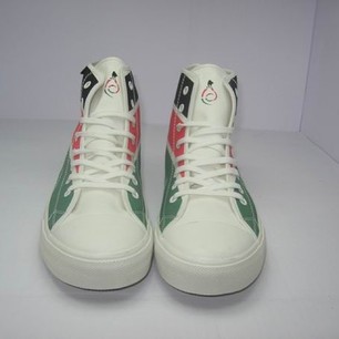 SNEAKER_2.jpg