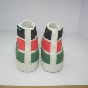 SNEAKER_3.jpg