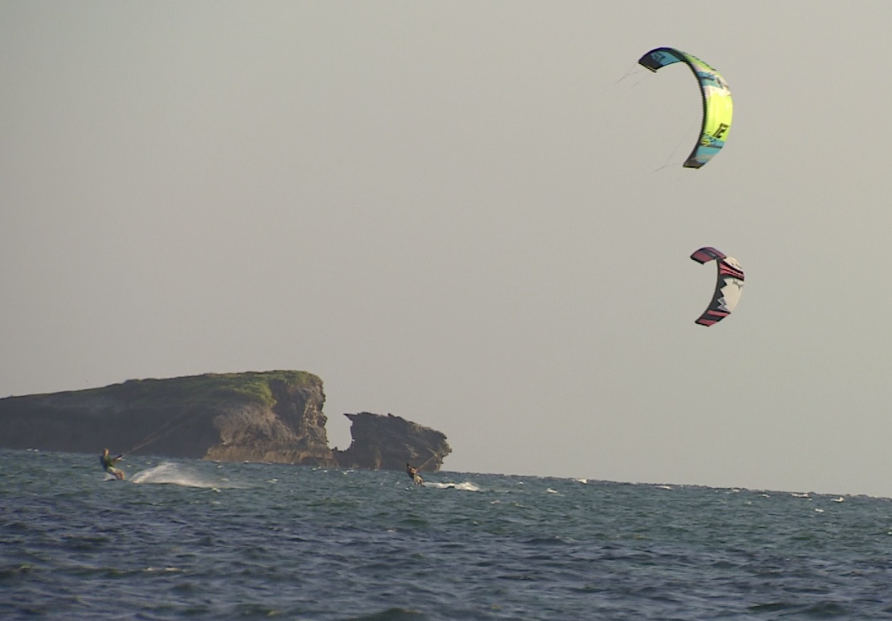 Watamu_Kenya_-_Zain_Verjee_try_Kite_Surfing.jpg