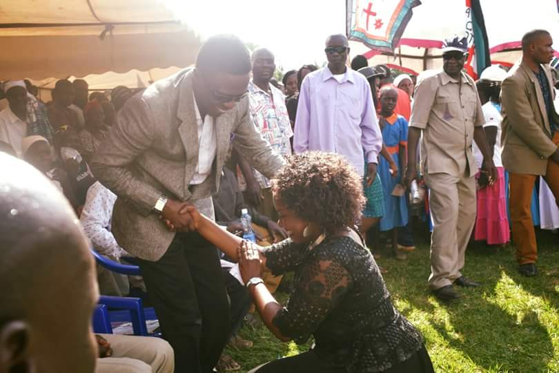 gloriaq3ababu.jpg