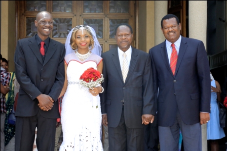 hon_okemo_hon_kaloki_with_bride_and_groom.JPG