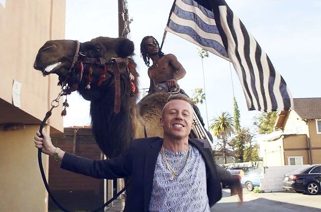 macklemore-ryan-lewis-cant-hold-us-650-430.jpg