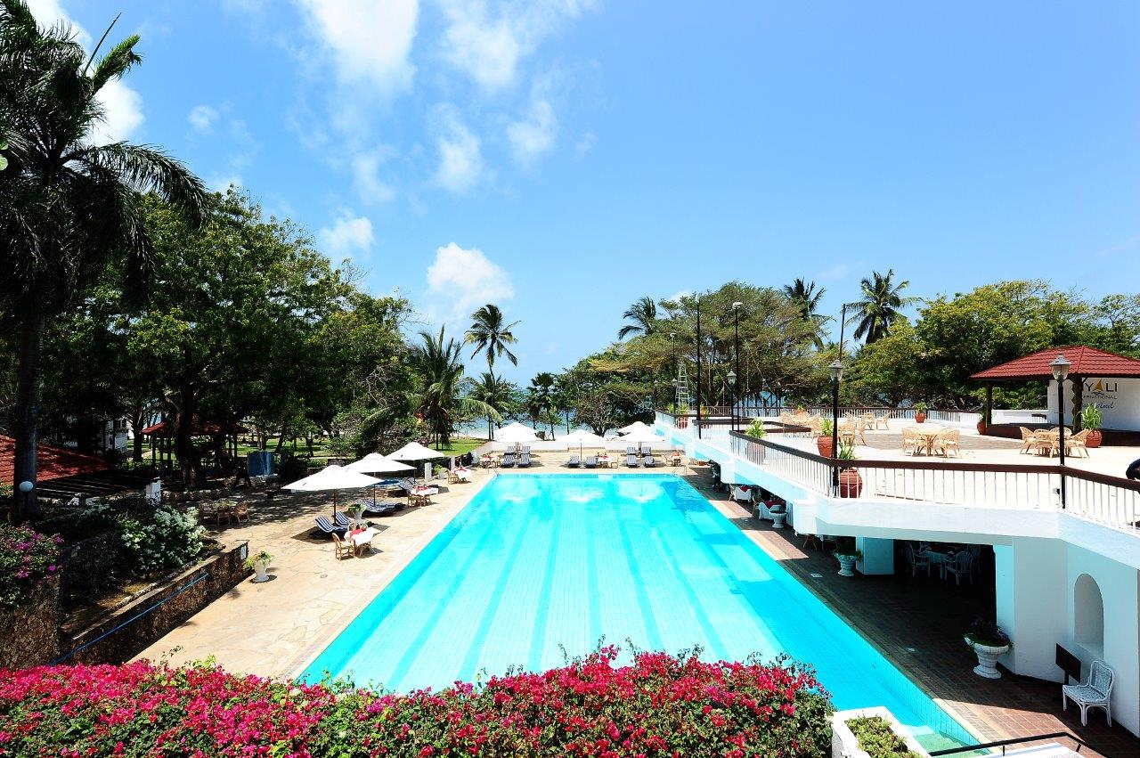 main_swimming_pool.jpg