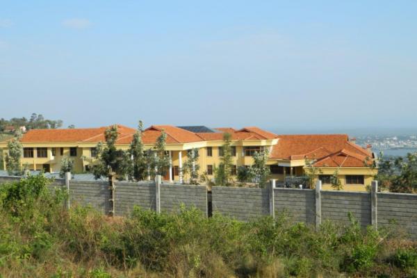 raila_house_2.jpg