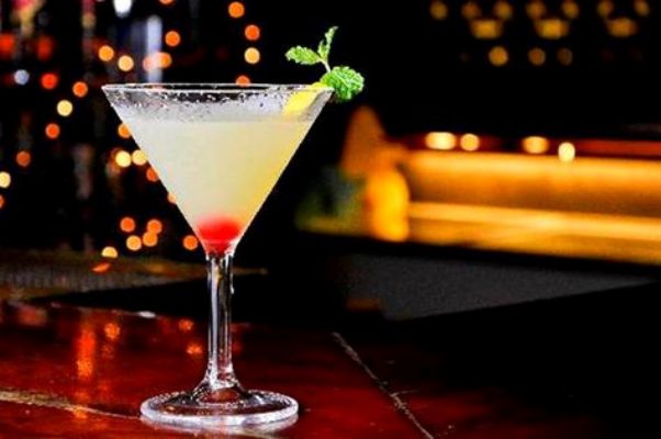 skylux_cocktail.jpg