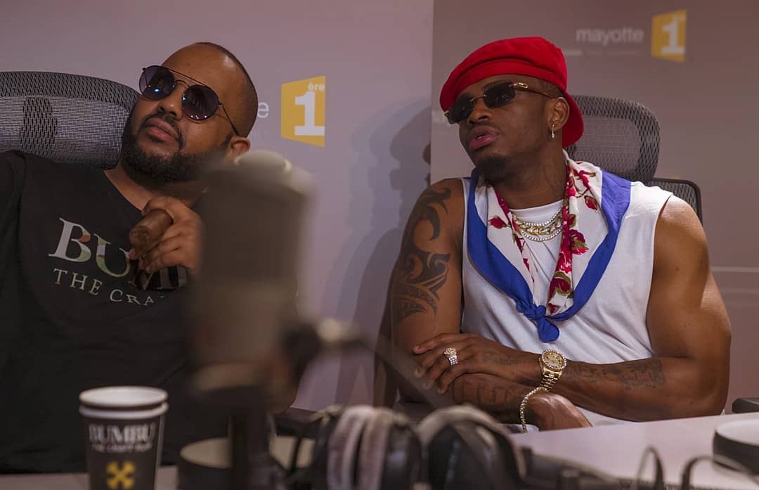 Diamond Platnumz and his manager Sallam SK Mendez during the interview on Mayotte 1ère Radio