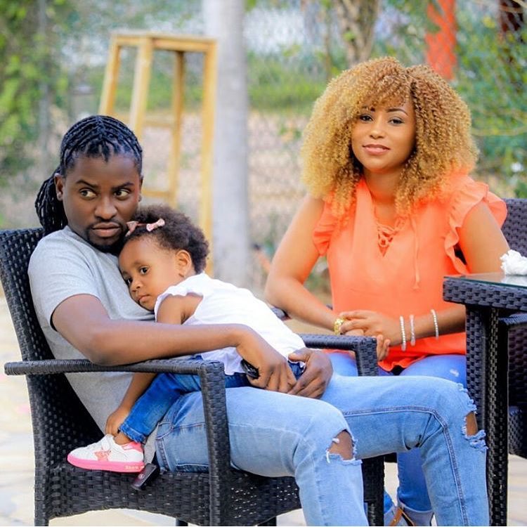 Esma Platnumz with her husband and daughter during good times