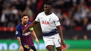 Victor Wanyama, background, Messi