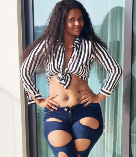 40-year-old Makena leaves team Mafisi gasping for air after flaunting her yellow yellow curvy body(photos)
