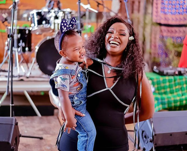 Maureen Waititu responds to bitter mums criticizing her tiny bikini (Photo)