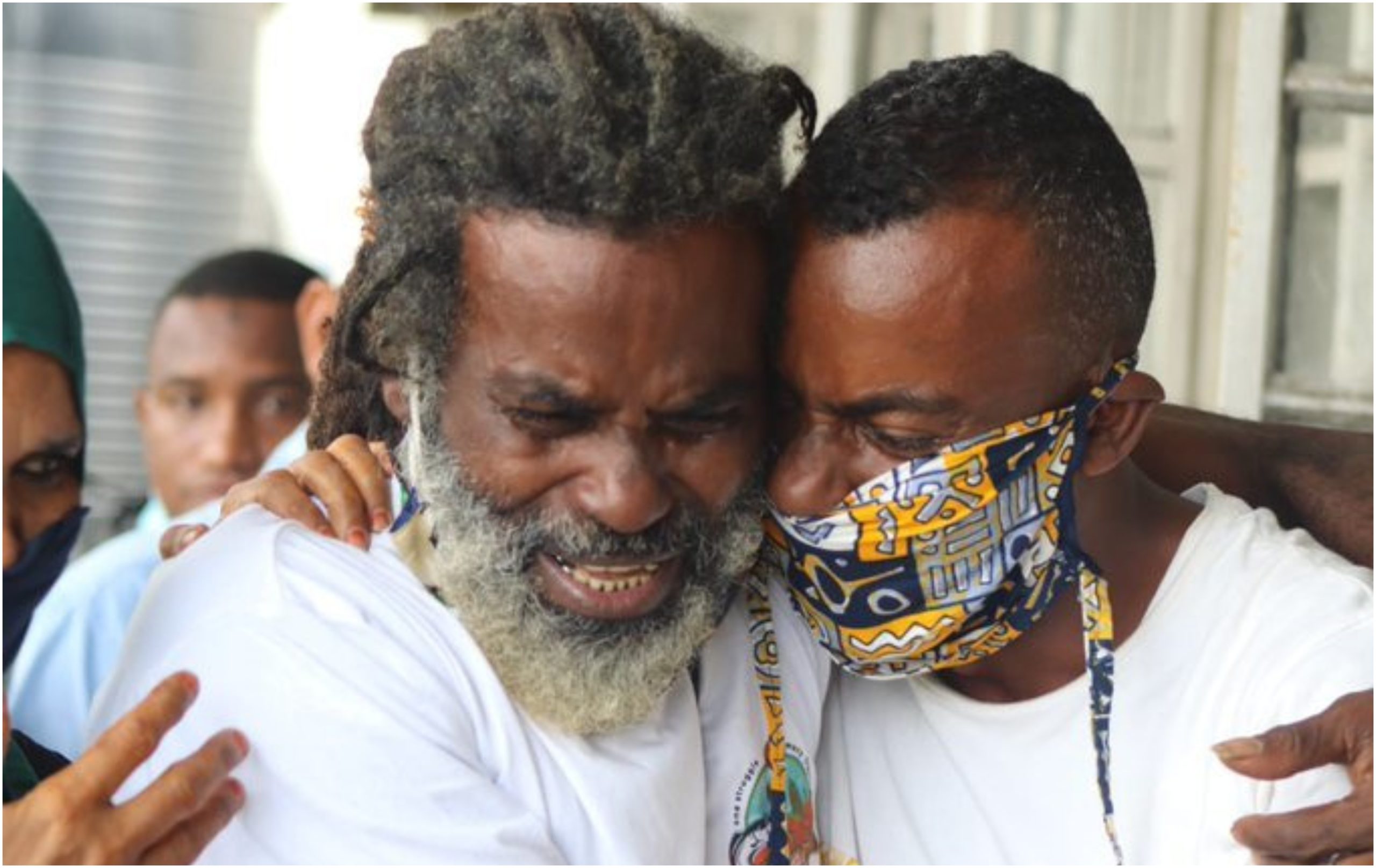 Tears flow as Tecra Muigai’s boyfriend Omar Lali is finally set free (Photos)
