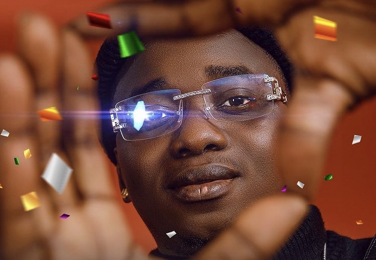 Popular DJ drops insane visuals to banger Ronaldinho, shows competitors how it’s done! (Video)