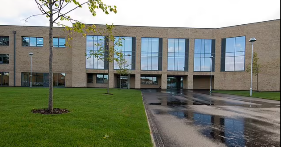 Parents furious after teacher sends 200 girls home for wearing short skirts and using makeup