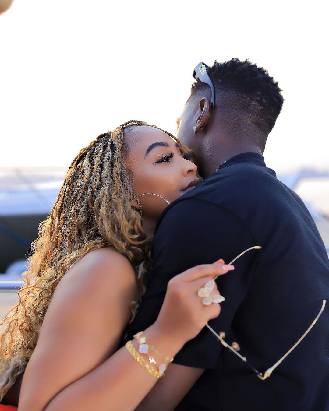 Shakib Apologizes to Zari After Leaked Intimate Video with Another Woman