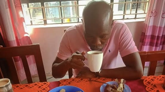 Nutritionist Warns That Drinking Tea With Meat is Bad For You