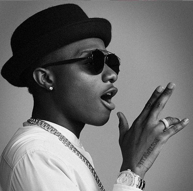 Watch Video of Wizkid Grinding a Female Fan on Stage