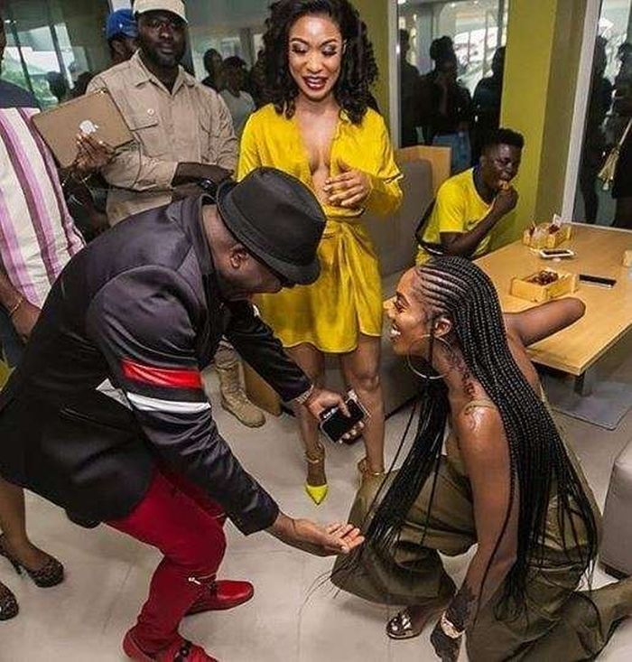 Veteran Singer, Shina Peters Gives Reasons why Tiwa Savage went on her Knees to Greet him
