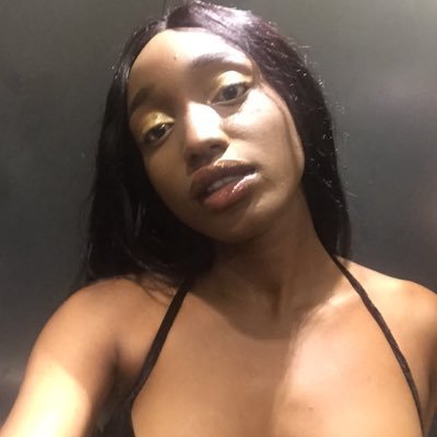 Nigerian Lady Takes to Twitter to Reveal her Intention to F**k Wizkid