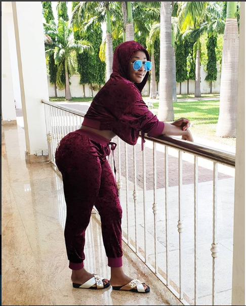 Actress, Ini Edo Celebrates 4 Million Followers on Instagram with Sultry Photo