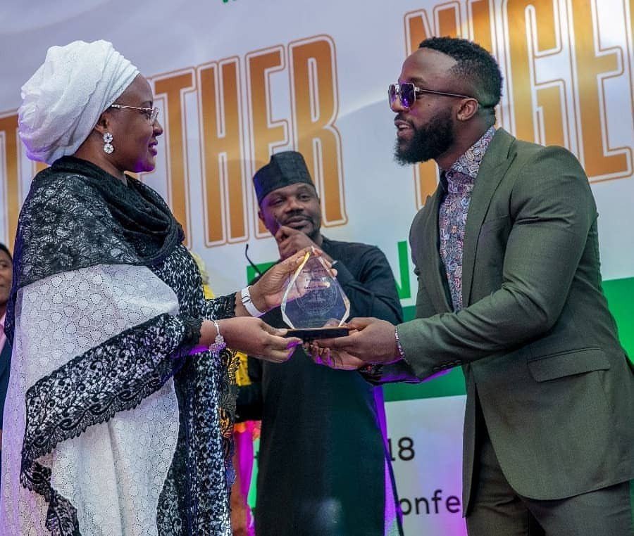 Nigeria’s Top Entertainers Hosted by President Buhari Ahead of 2019 Elections (Photos)