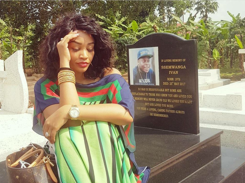 Zari azua utata kwa kufanya hili kwenye kaburi la Ivan Ssemwanga