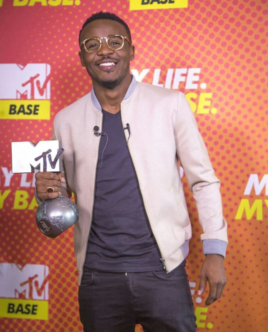 Alikiba Aongelea Umuhimu Wa Kutumia Kiswahili Kwenye Nyimbo Zake Badala ya Kingereza