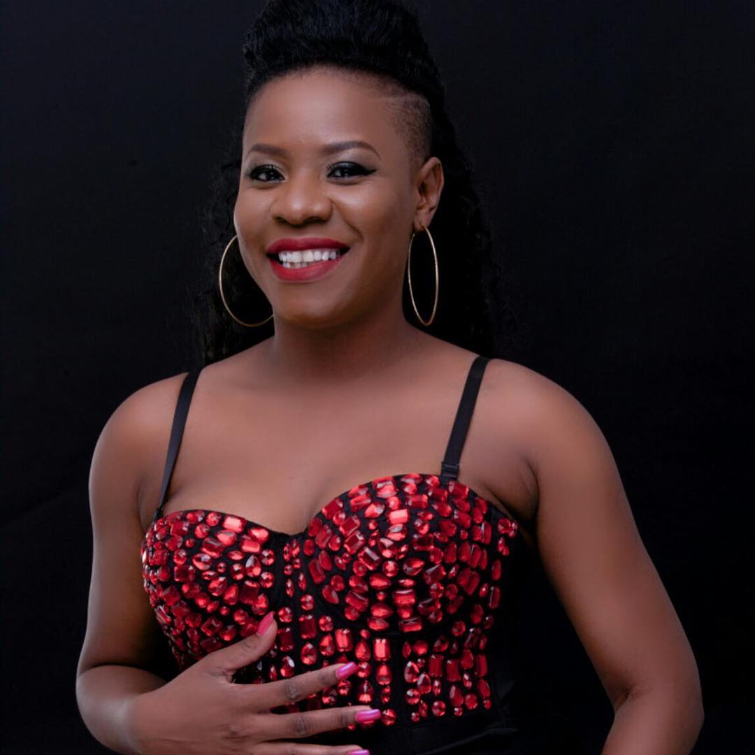 “Siwezi kutoa nyimbo mpya kila siku”-Lady Jay Dee