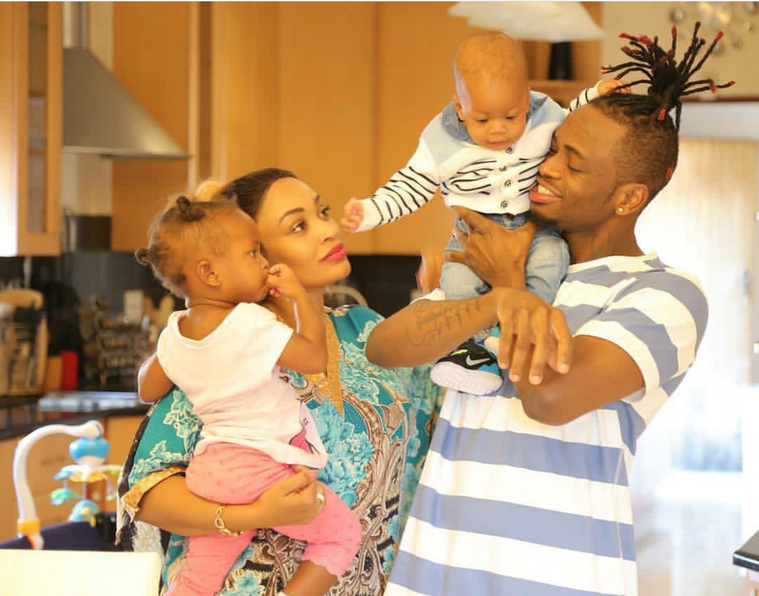 Angalia Diamond Akijiachia Pamoja na Familia Yake