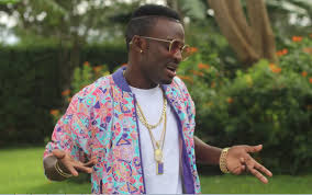 Beka Flavour Awachana Wanaotafuta Kiki Kwa Ku-fake Maisha