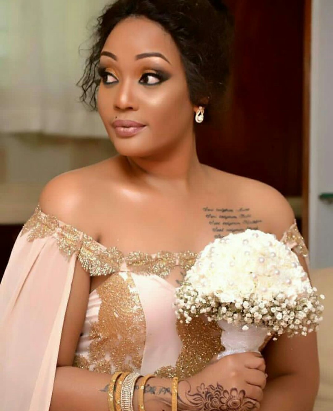 Uwoya Akerwa Na Tabia ya Kubadili Marafiki
