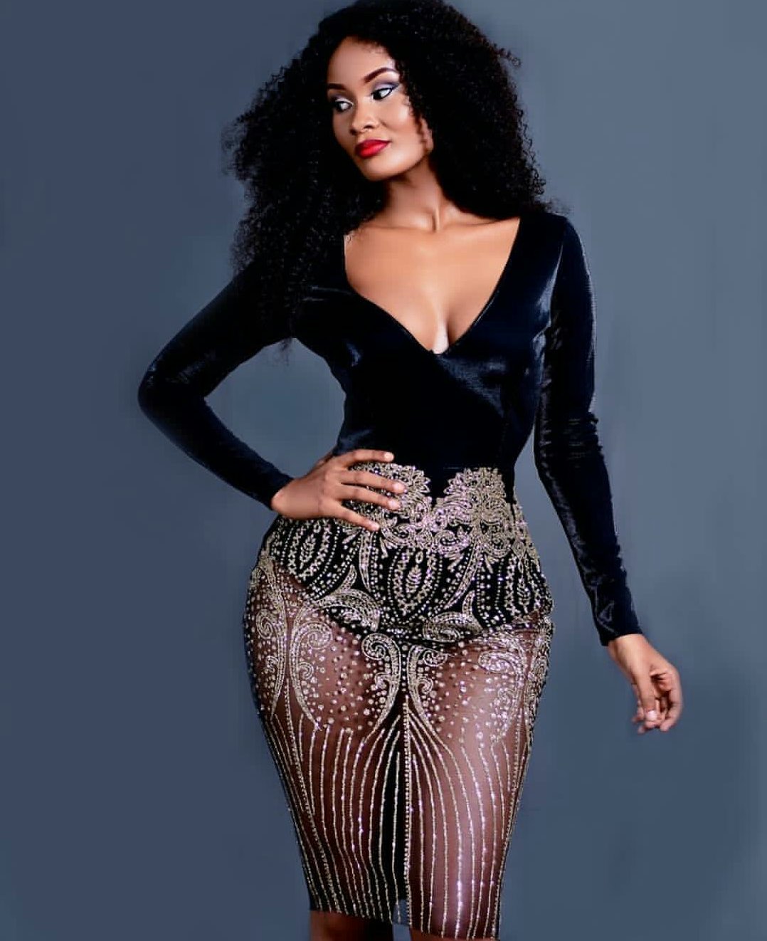 Wanigeria Wamtolea Hamisa Mobetto Povu Zito Baada ya  Kusema Yeye Mzuri Kuliko Wao