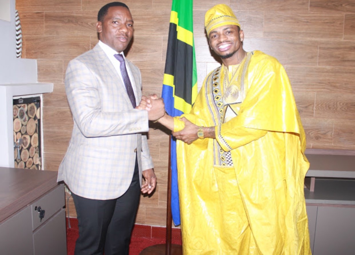 Diamond na WCB Wamuegemea RC Makonda