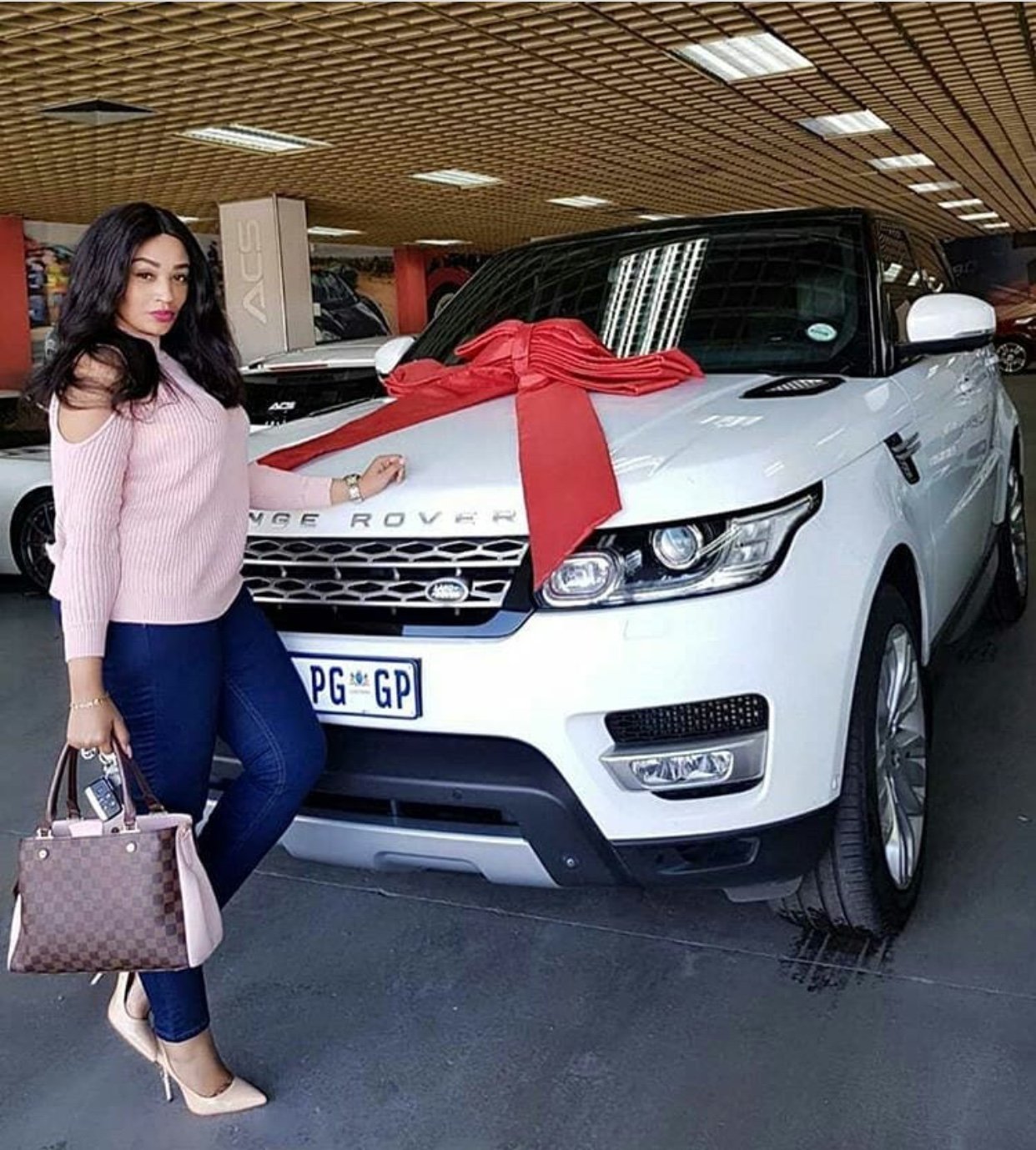 Zari Anunua Ndinga Lenye Thamani Ya shilingi Milioni 172