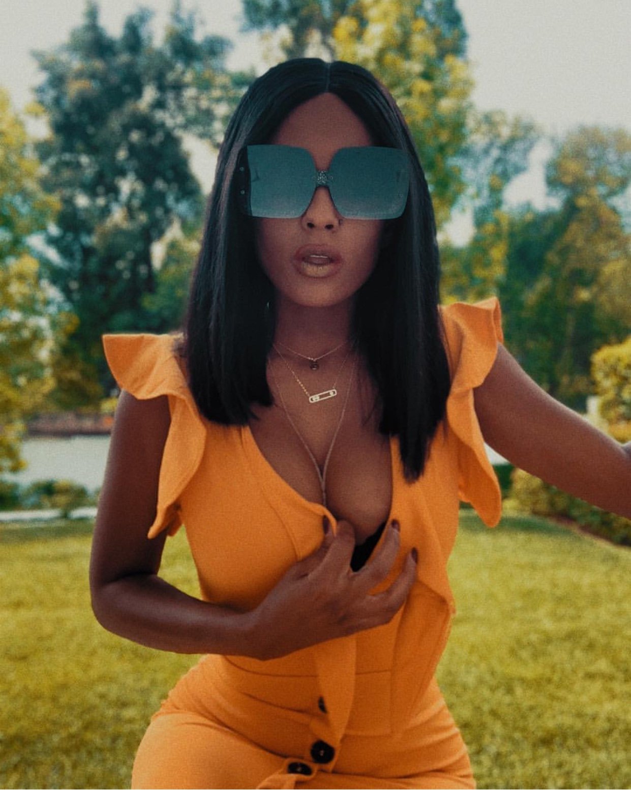 Vanessa Mdee Afungukia Tetesi Za Kumwagana na Jux