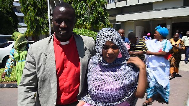 Amber rutty , Mpenzi Wake Kuamua Kuokoka.