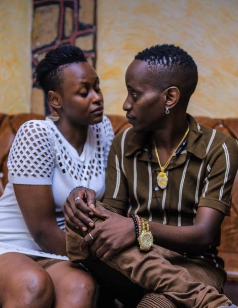 Mc Kats Caught flirting with Mystery Babe