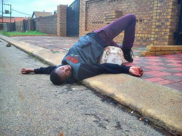 dead-pose-5