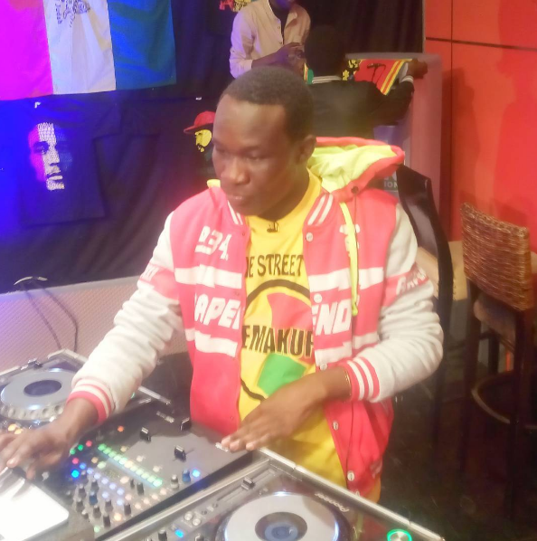 Na hii uceleb kweli inalipa! Look at the hot yellow yellow chick Street DJ Demakufu is allegedly dating