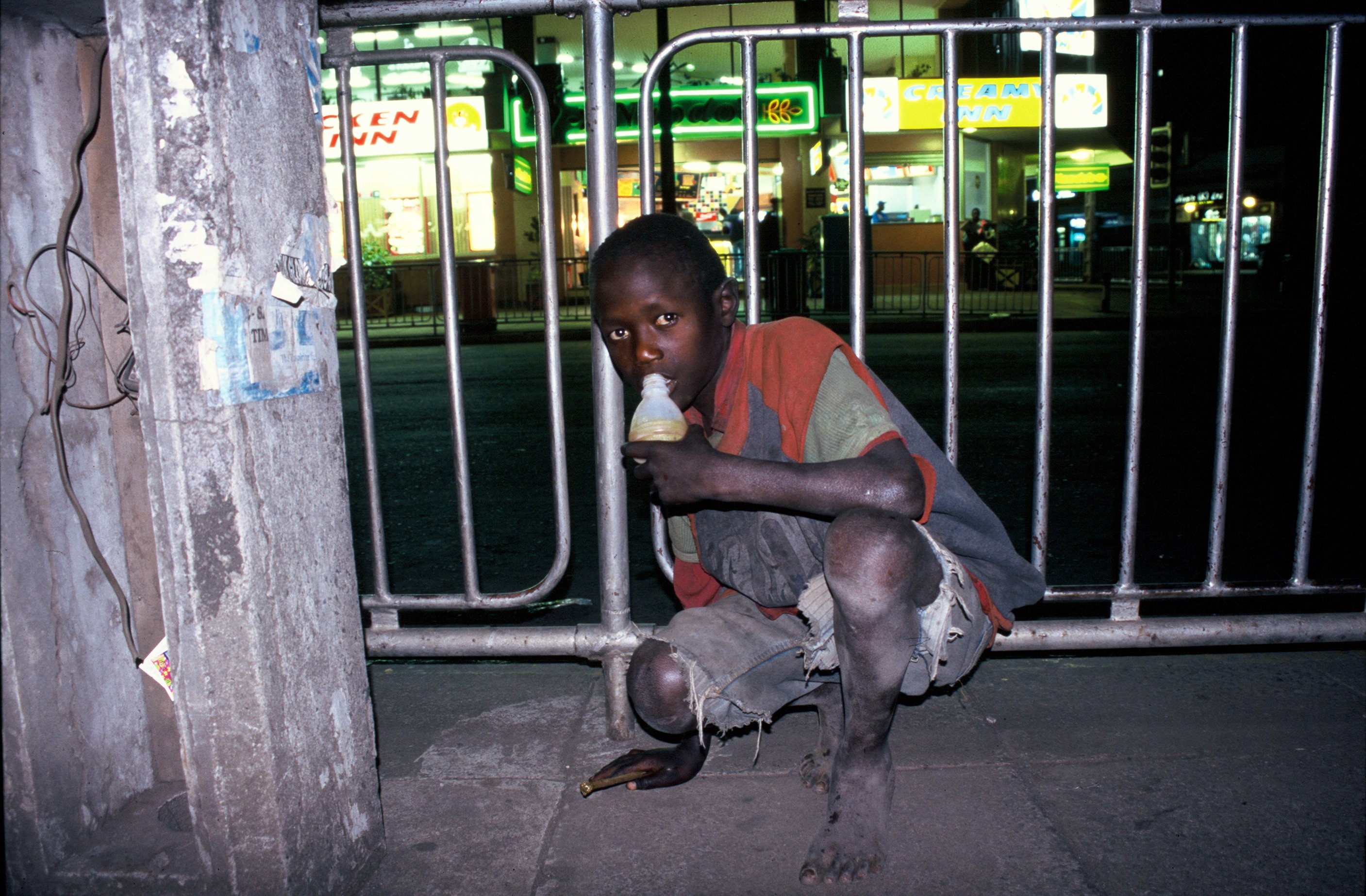 Are there more men like him? Man caught on camera stripping off his jacket and gives a street boy in Nairobi CBD