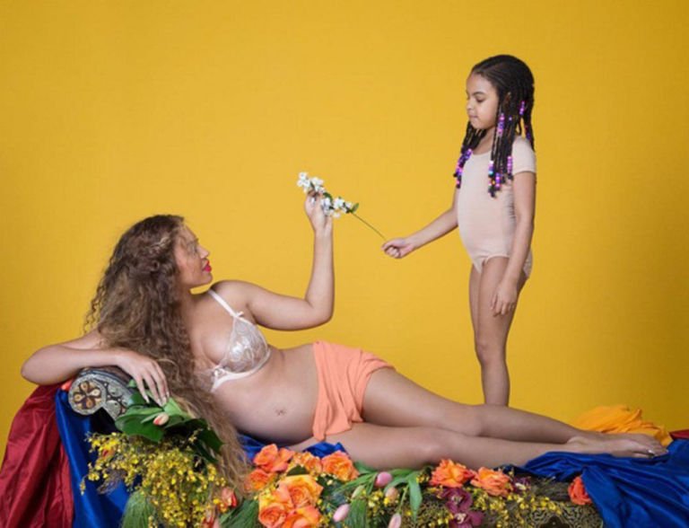 Beyonce pregnant with twins