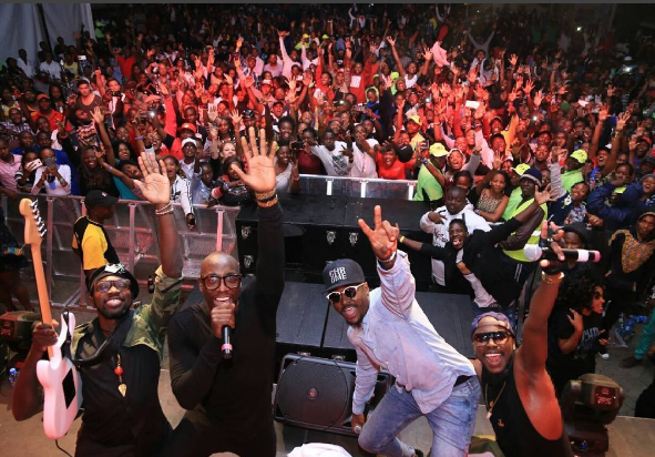 Things get heated up as White girl grinds on Sauti Sol’s Bien like her life depended on it…she did better than most Kenyan girls