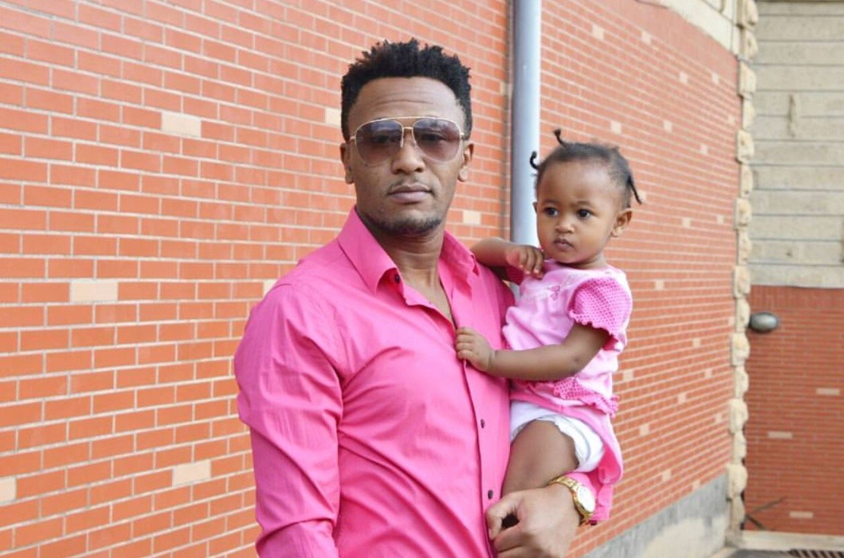 DJ Mo shares an adorable photo of his daughter enjoying her first flight