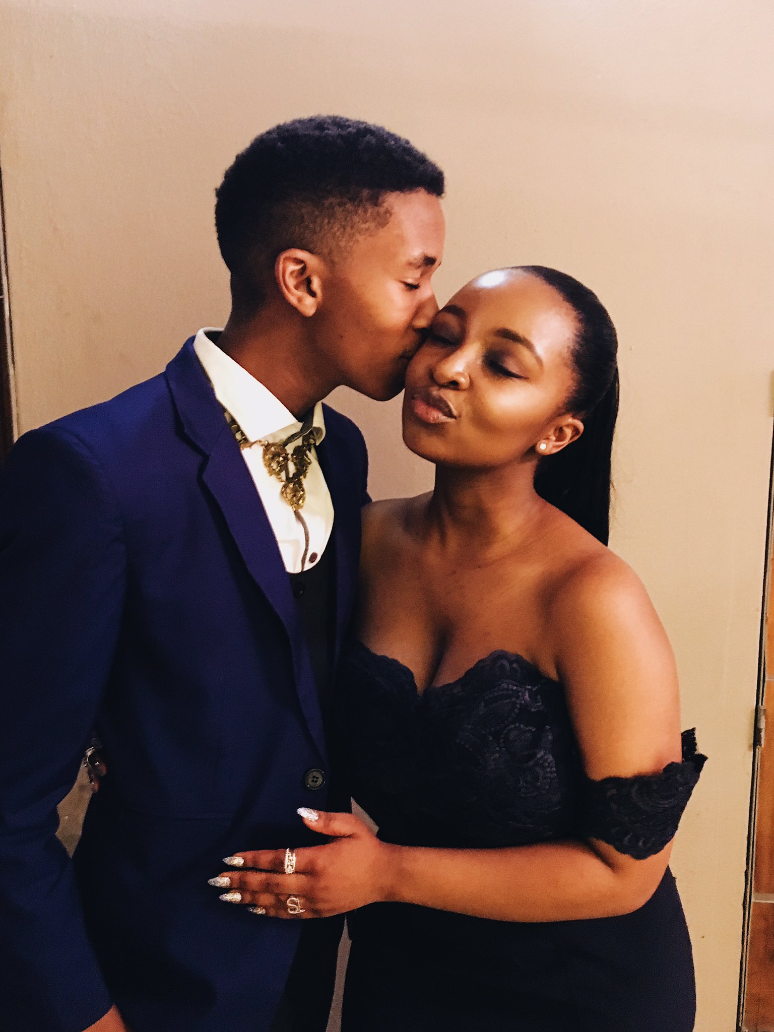 Lasizwe Dambuza gives fan a night to remember