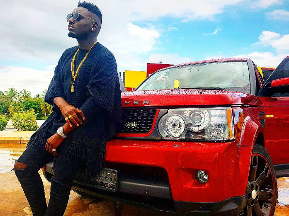 Mashabiki wa King Kiba wamtolea Barakah the Prince hasira baada ya kumpost Chibu