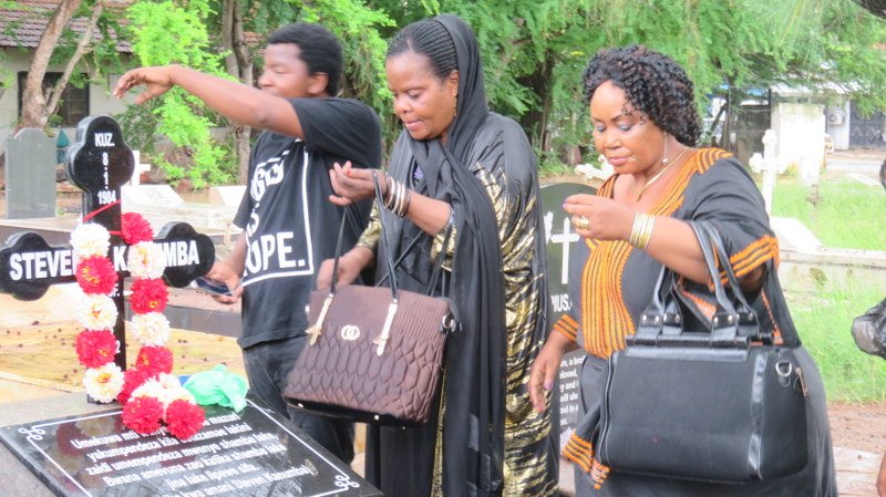 Picha: Hivyo ndivyo mamake Kanumba na wengine walivyoadhimisha miaka 5 baada ya Steve Kanumba kufariki dunia