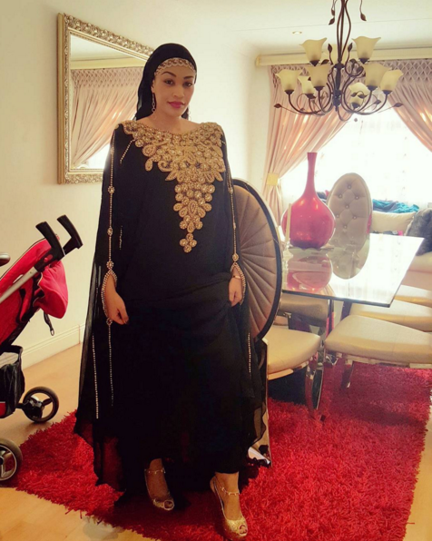 Picha za Zari Hassan akiwa amevalia kama mwanamke anayefuata maadili ya dini ya Kiislamu